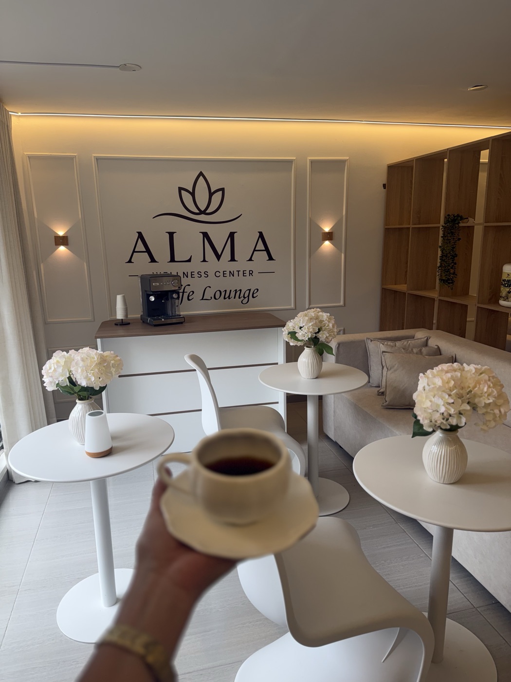 Coffee Lounge de ALMA Wellness Center
